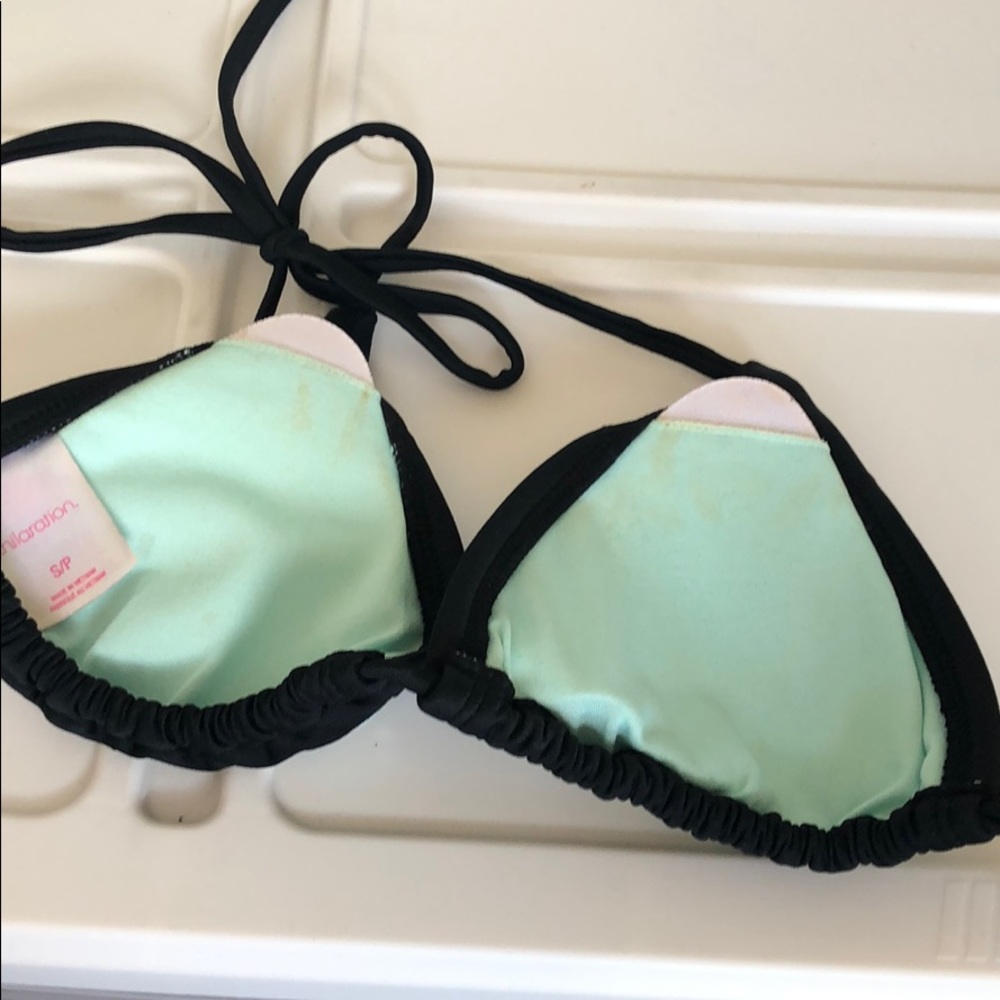 Bikini - Picture 4 of 4